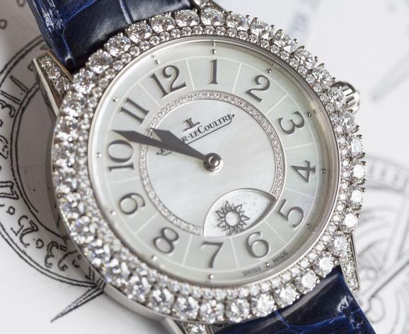 The diamonds on the dial present the brand's high level of craftsmanship.