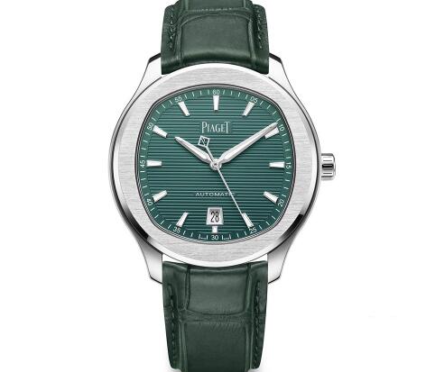 The dark green tone endows the Piaget the unique retro style.