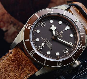 The brown dial, brown bezel and brown leather strap sport a distinctive look of retro style.